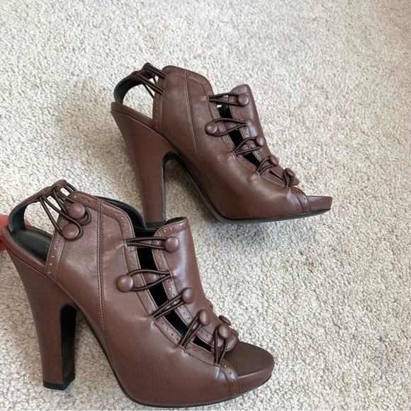 Bottega Veneta Taupe Leather Heels Sandals Women’s Size 37 (US 6.5) Retail $860 - Picture 4 of 14